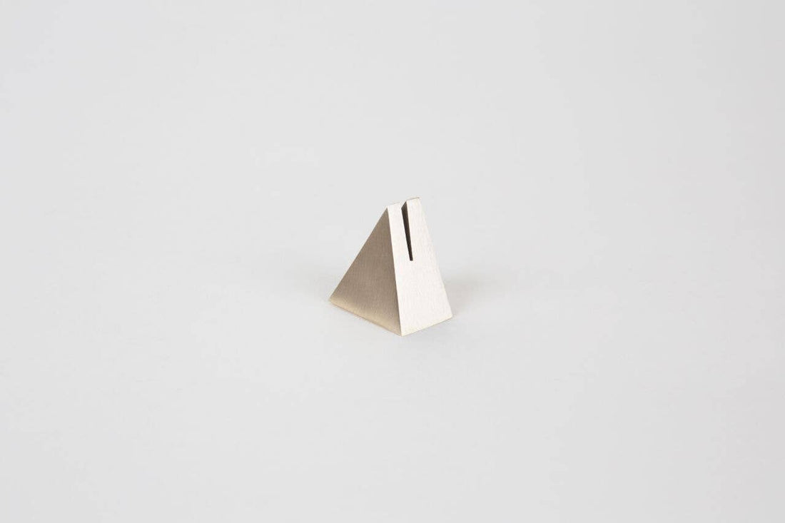 Geo Stand Triangle