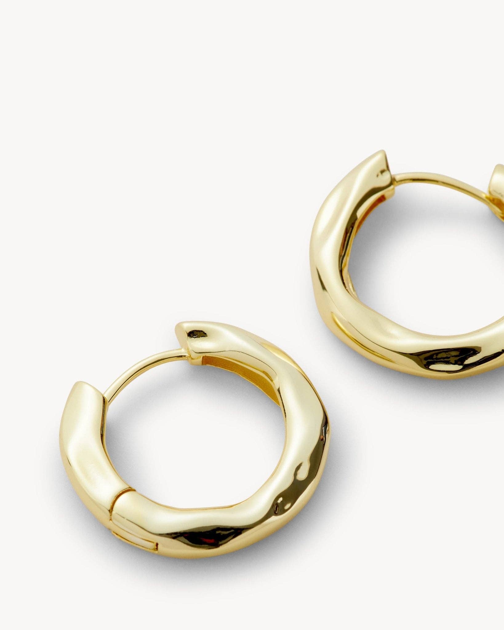 Petite Wavy Hoops in Gold